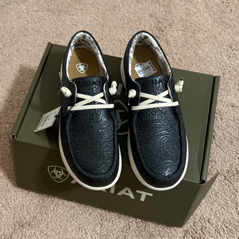 Ariat Black and Cream Boat Shoes with Classic Nautical Design